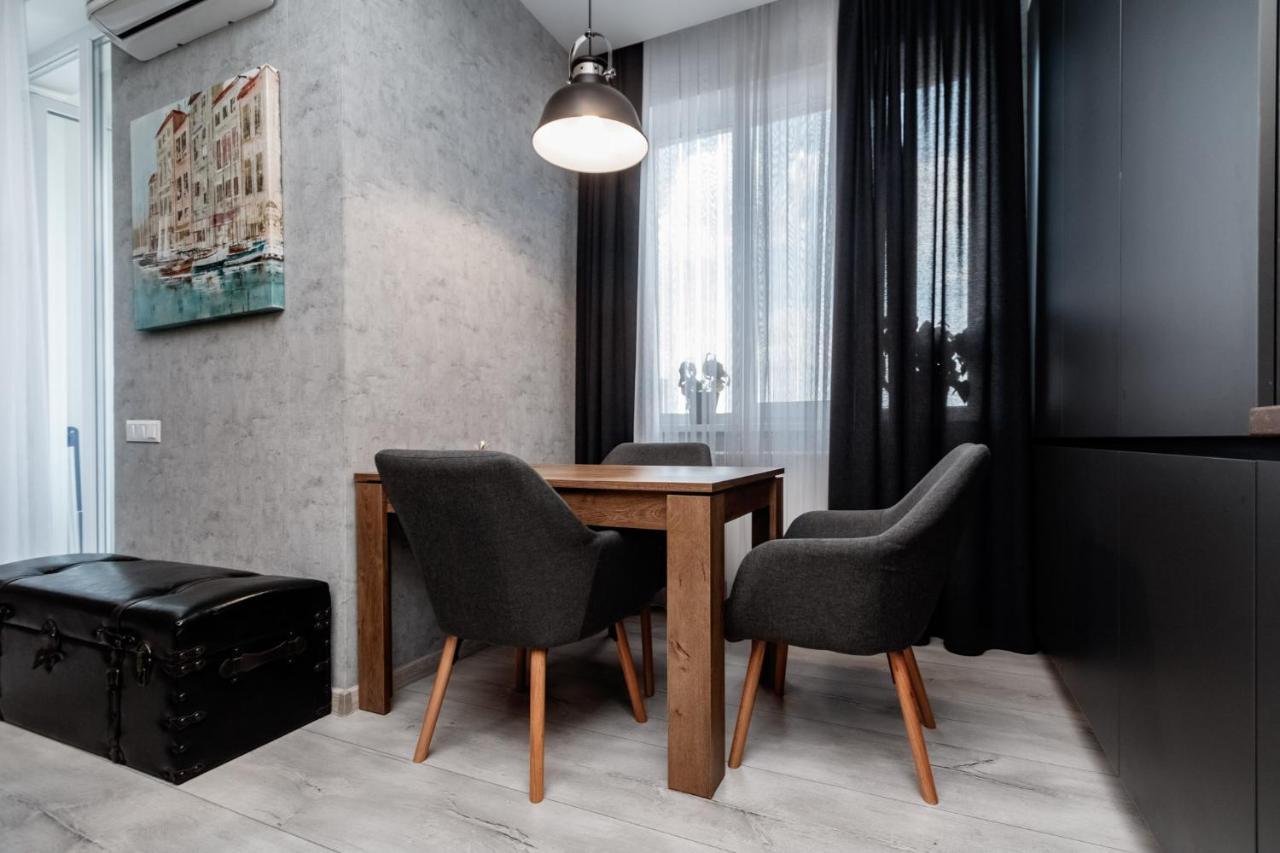 Diplomat The Best Ultra Central Apartaments Chişinău Eksteriør billede
